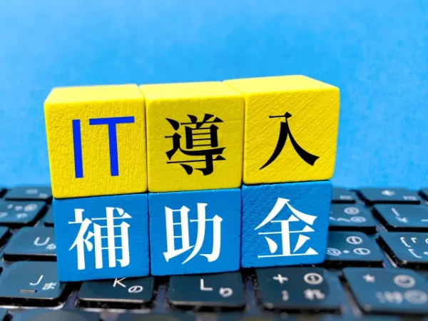 人事評価の「評価軸」はどう決める?|成果・行動・バリューを組み合わせる設計のコツ