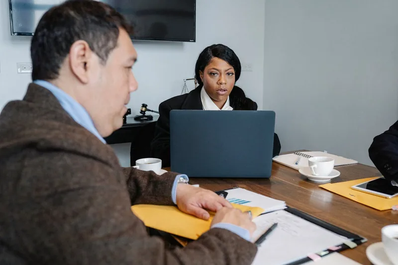 1on1が雑談で終わる会社へ──評価データと連動させ、「話すべきこと」を設計する